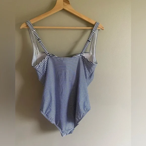 Nip Tuck‎ SWIM Women 10 One Piece Swimsuit Bathing Suit Striped White Navy Blue - Picture 8 of 9